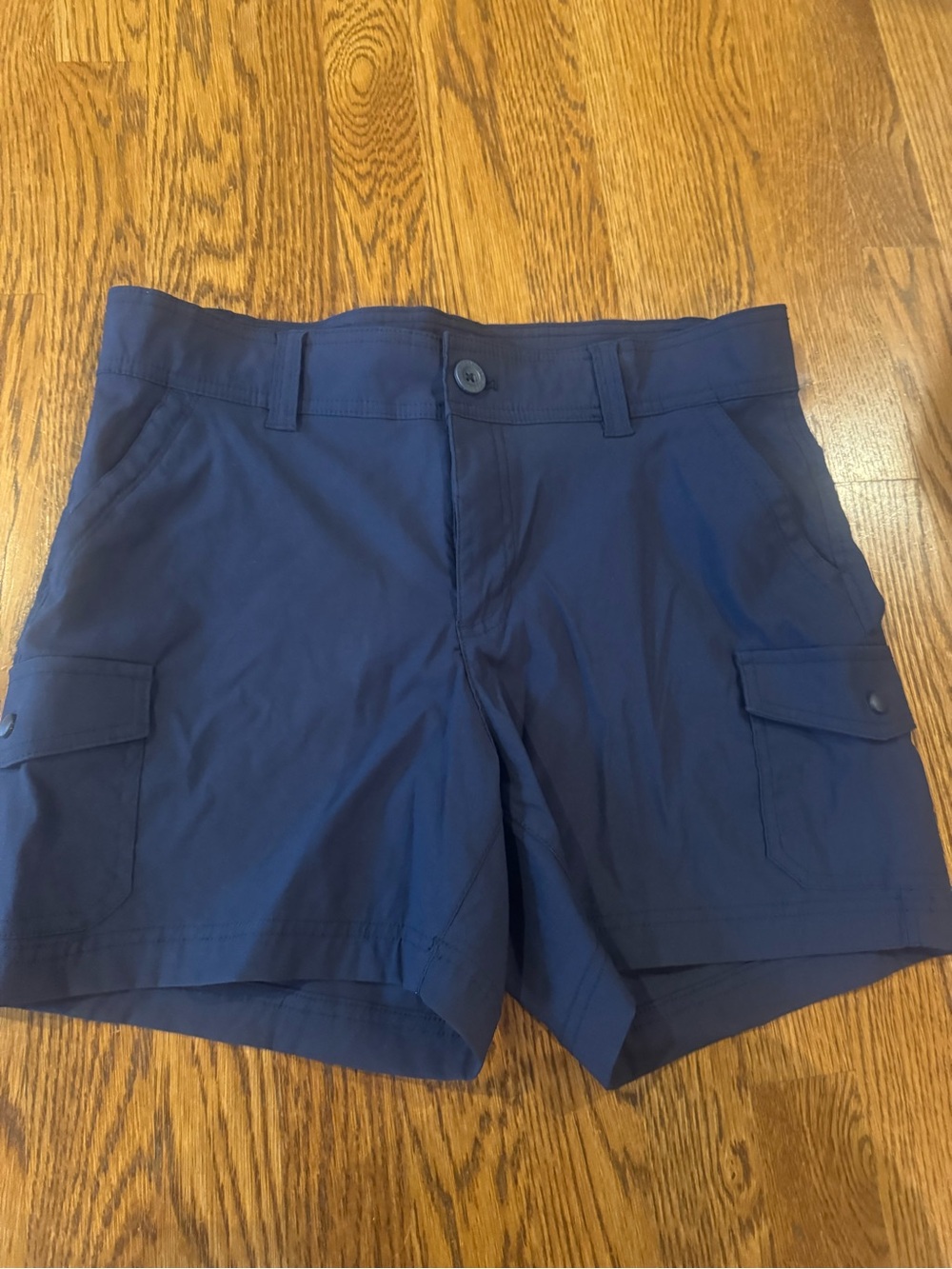 Eddie Bauer Navy Utility Cargo Shorts Performance material + 4% stretch